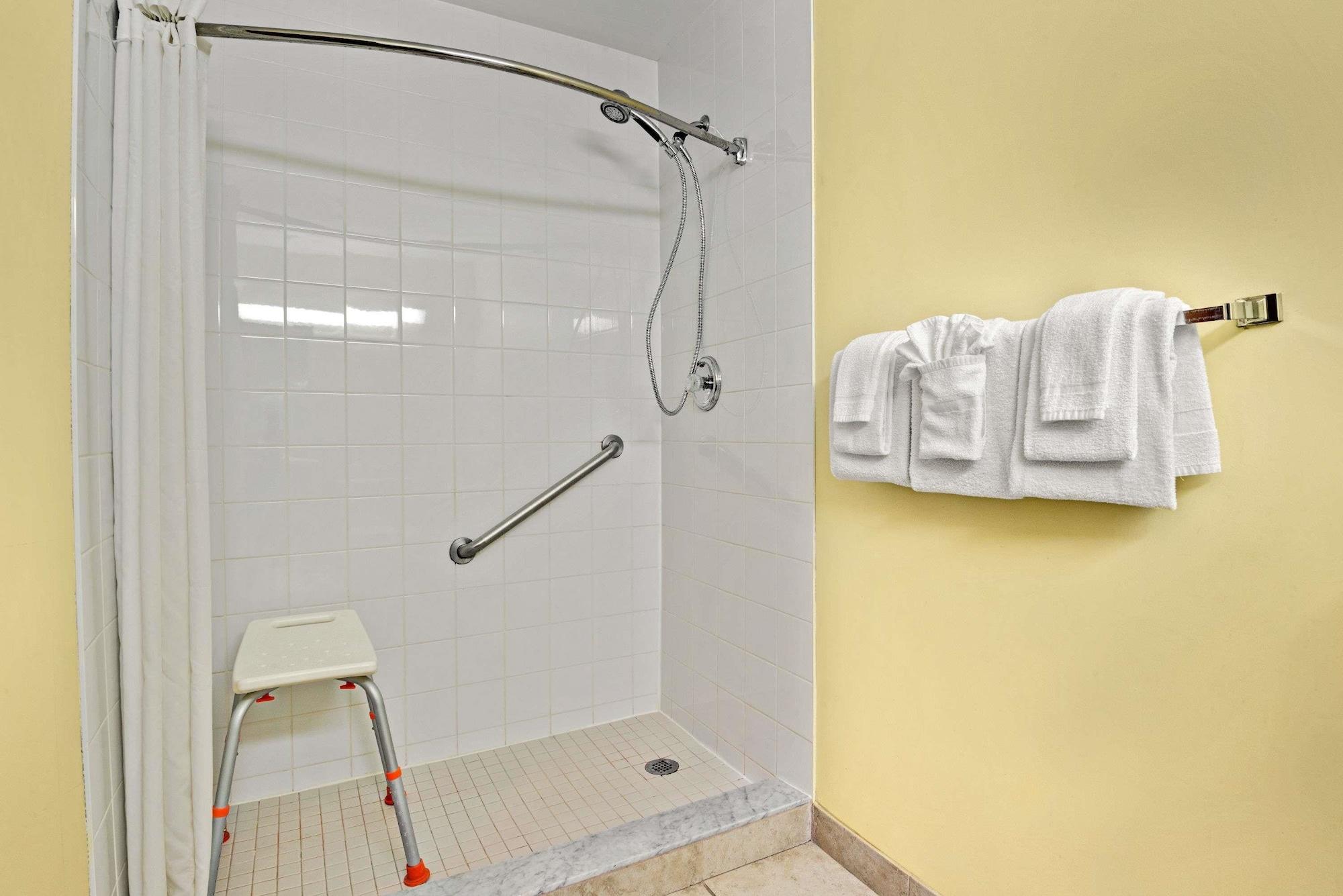 Super 8 By Wyndham Barrie South Ξενοδοχείο Εξωτερικό φωτογραφία
