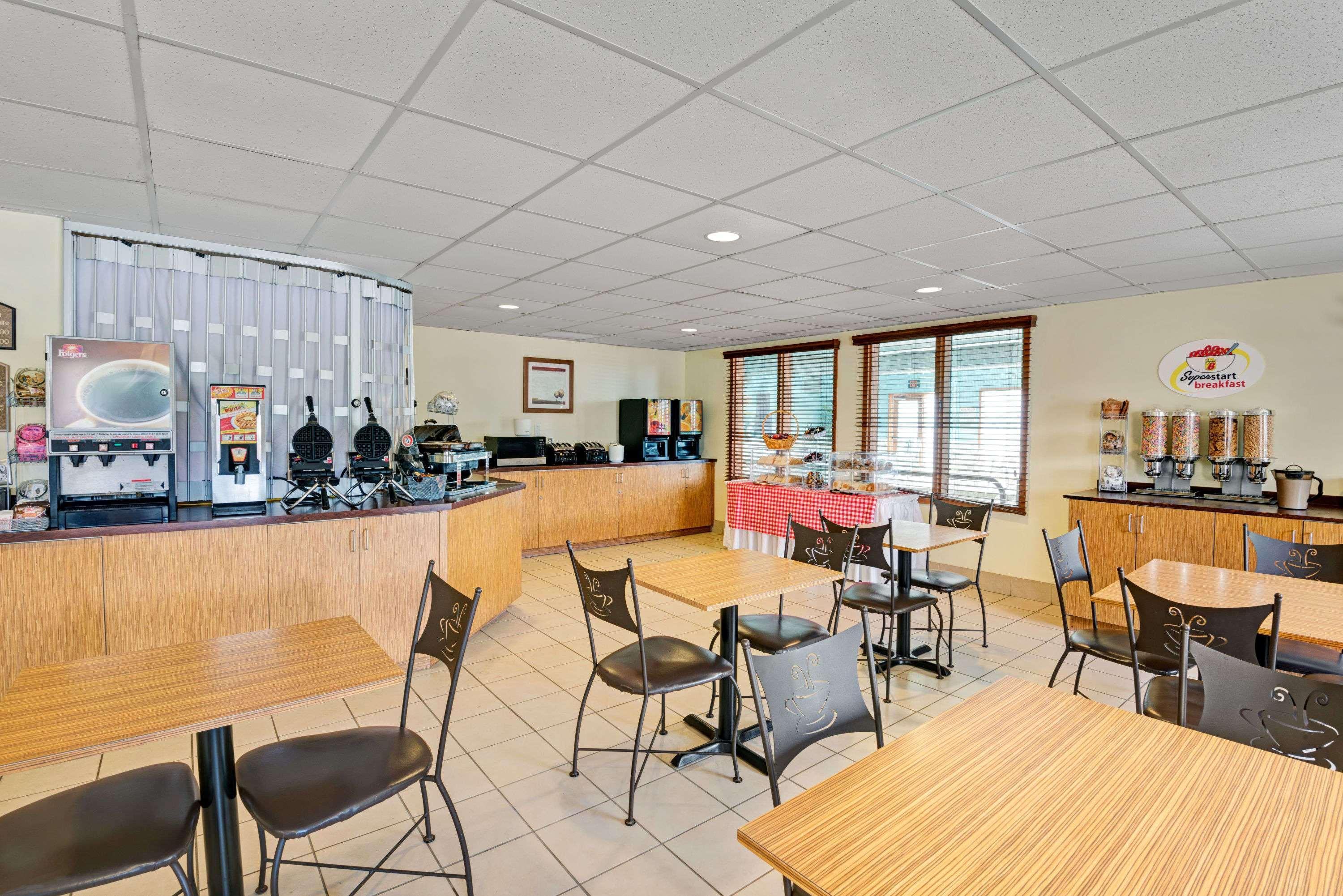Super 8 By Wyndham Barrie South Ξενοδοχείο Εξωτερικό φωτογραφία