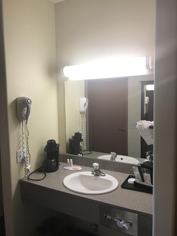 Super 8 By Wyndham Barrie South Ξενοδοχείο Εξωτερικό φωτογραφία